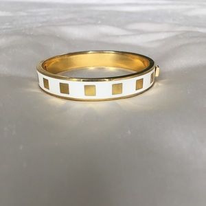 Vince Camuto clasp bracelet - Gold & White enamel